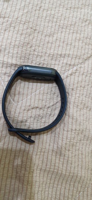 Продам mi band 8