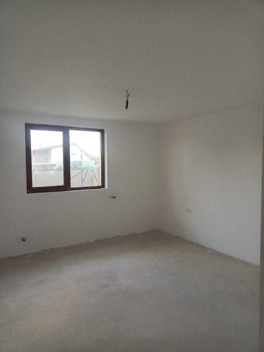 Vând casa individuala P+M - 140 mp utili, teren 320 mp