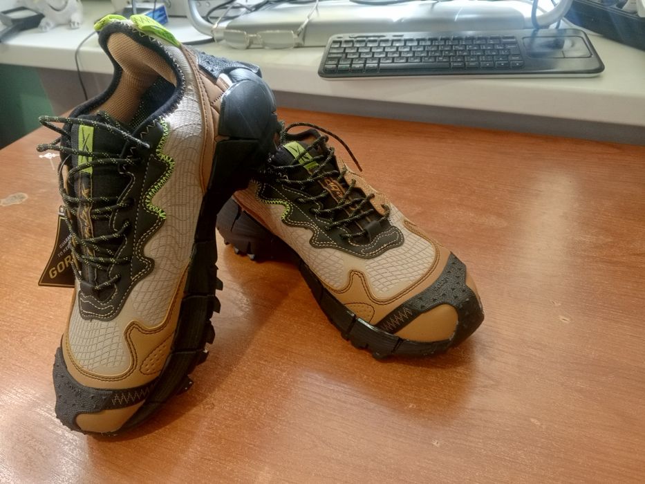 Продам кроссовки Reebok kinetica