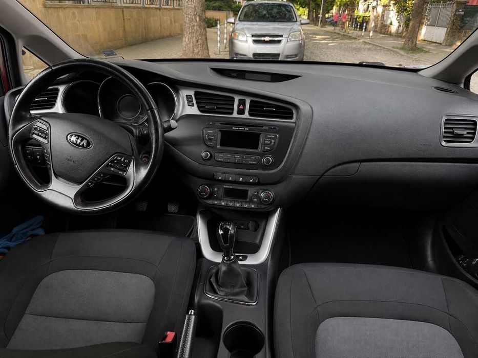 Kia Ceed SW 1. 4 бензин