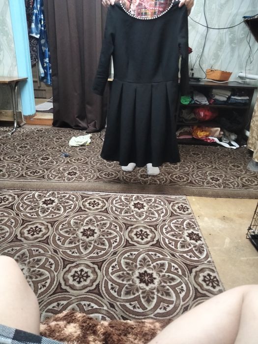 Отдам 2 платья рр42