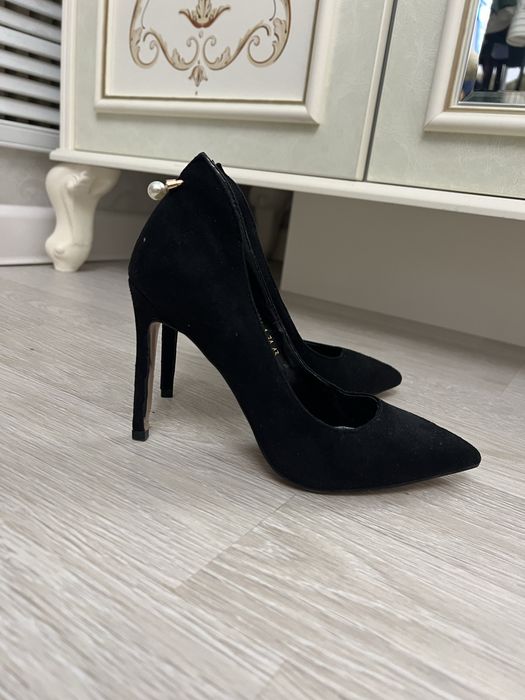 Женские туфли разные