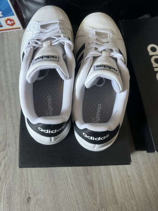 Дамски кецове Adidas