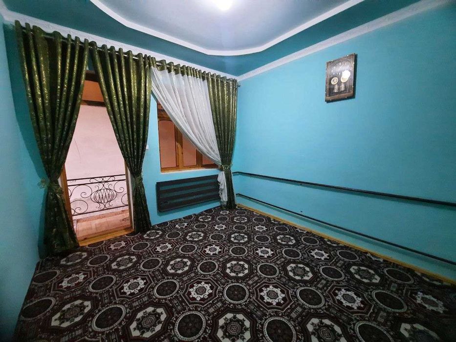 Гулистон шаҳри Обувной (Бахт) участкаларда ҳовли уй сотаман 92 минг