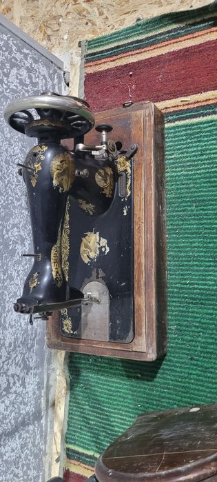 Швейная машинка Зингер