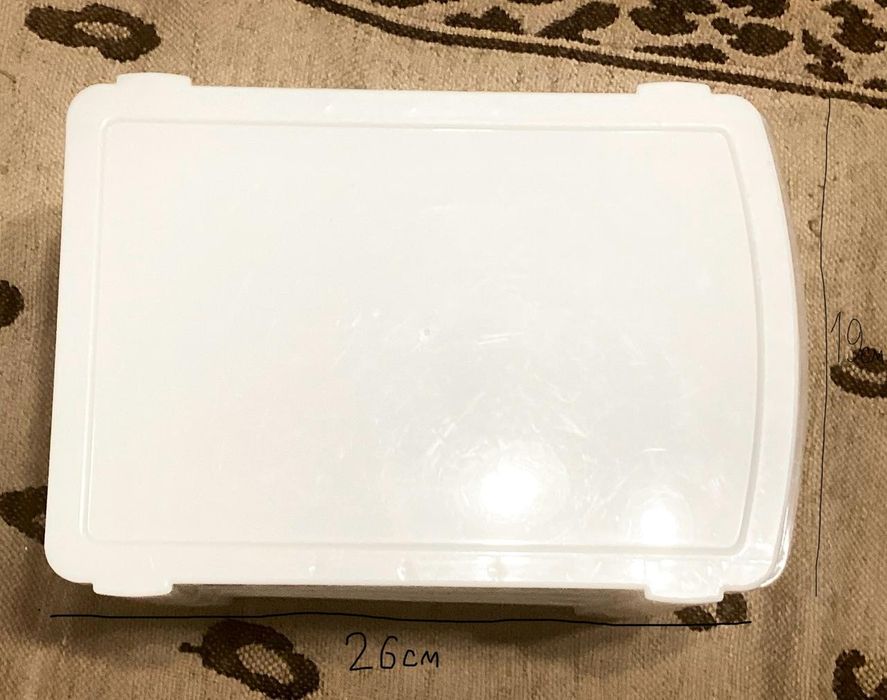 Органайзер белый с 3 отсеками.