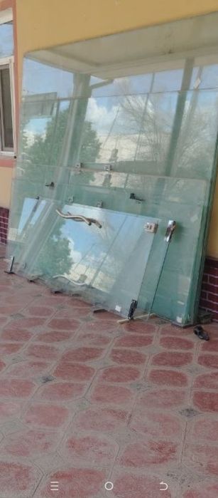 Kalyon oyna vitrina (10x3.5m, h=3.2m qalinligi 10mm)sifati zoʻr