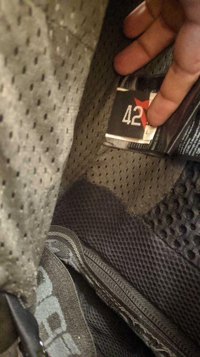 Дамска Dainese екипировка, размер 42, Подарък HJC RPHA 11, matt black