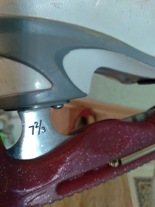 Продам коньки профессиональные