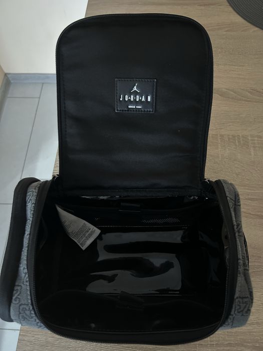 Несесер, чантичка