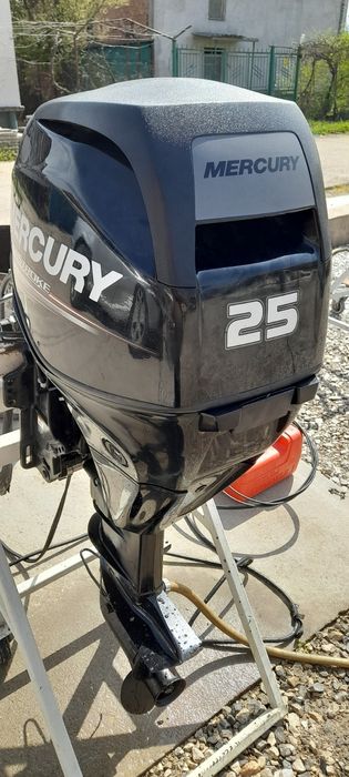 Извънбордов двигател Mercury 25 кс.