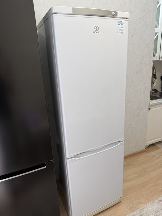 Холодильник Indesit