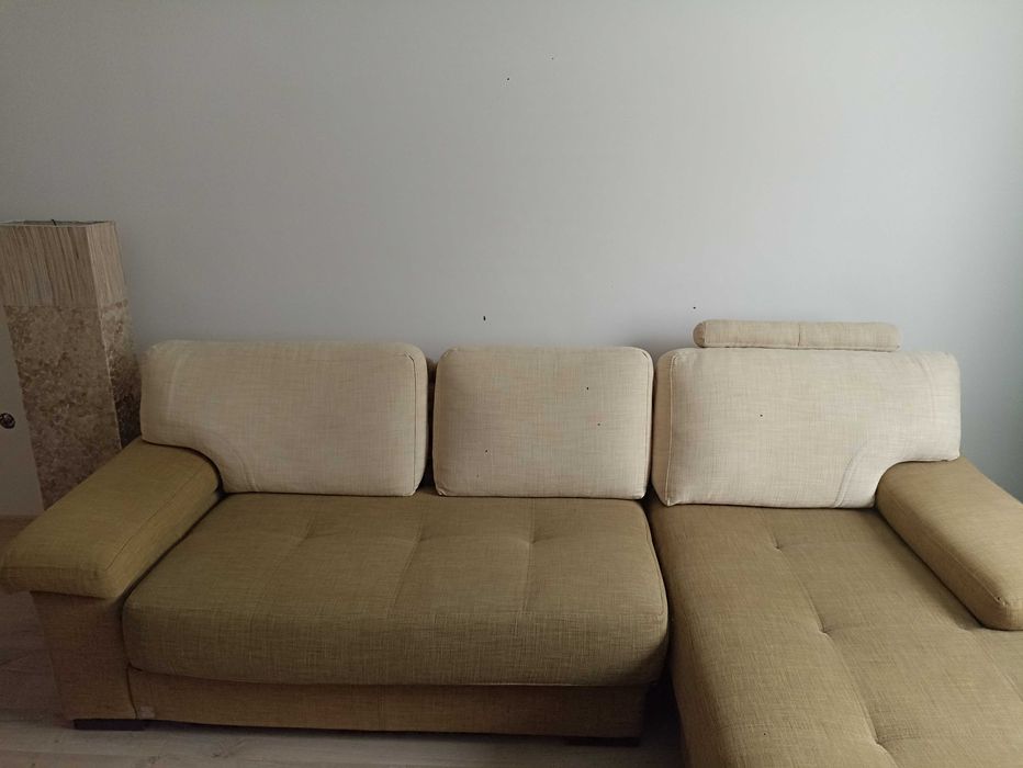 Ъглов диван с лежанка. Изключително здрав и много добре запазен!