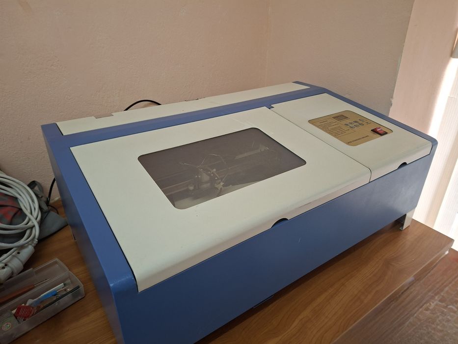 СО2 Лазер за гравиране и рязане