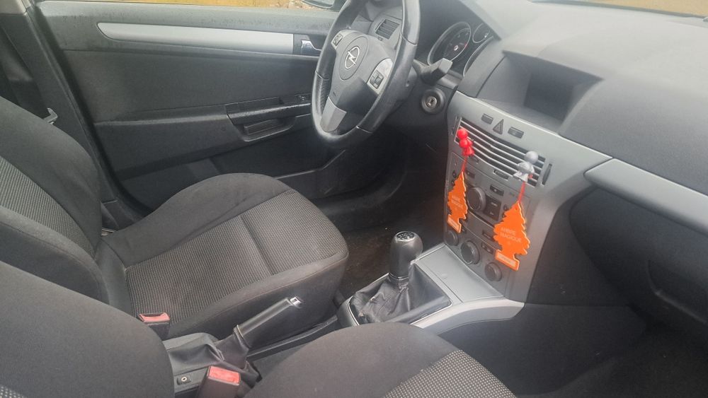 Dezmembrez opel astra h 1.7 cdti 101 cai