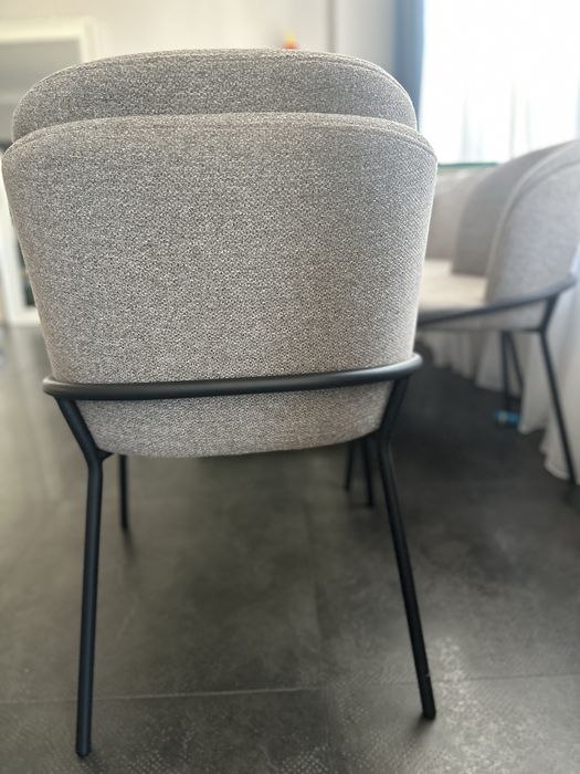 Продавам маса и столове 6 броя за трапезария