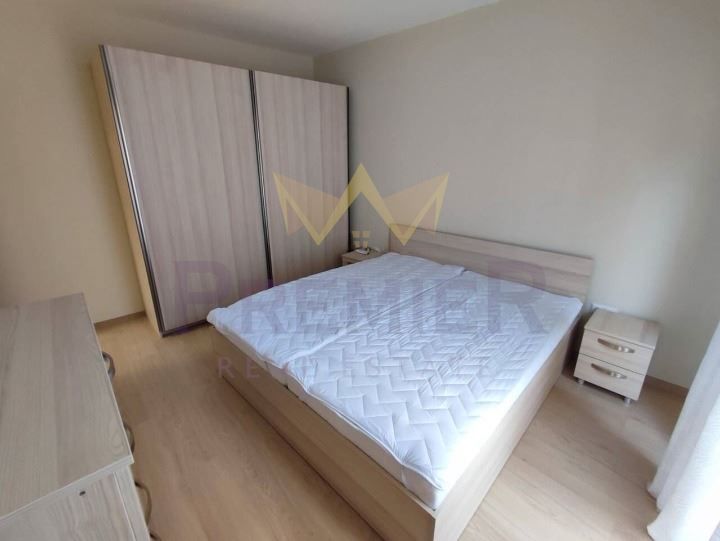 Дава се под наем Тристаен апартамент в Варна, Конфуто - 86 кв.м за 714 € - Снимка #3