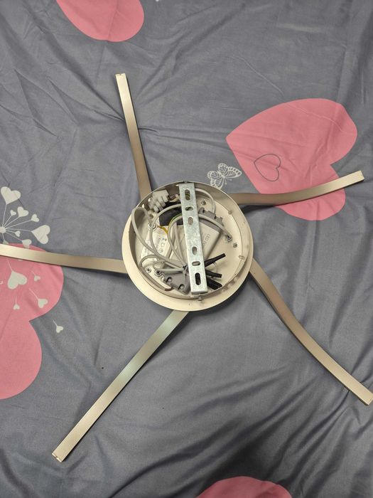 Лед плафониера за таван