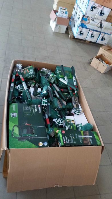 Lidl - Aldi paleti cu produse din suprastocuri .