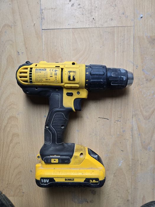 Vand filetanta  DeWalt DCD776
