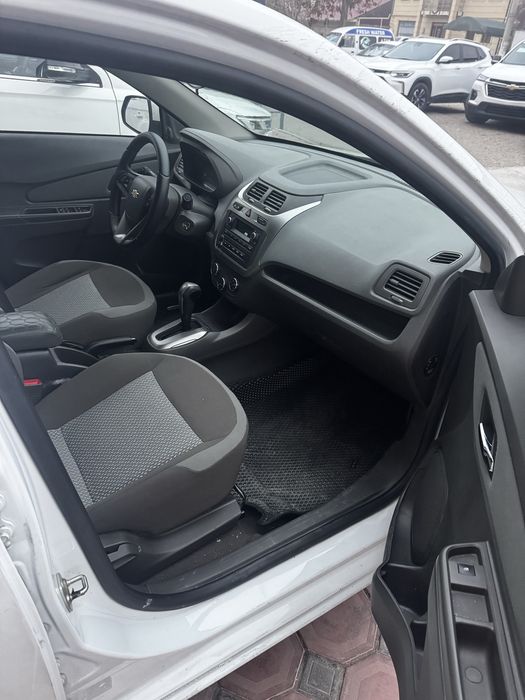 Срочно сотилади метанда