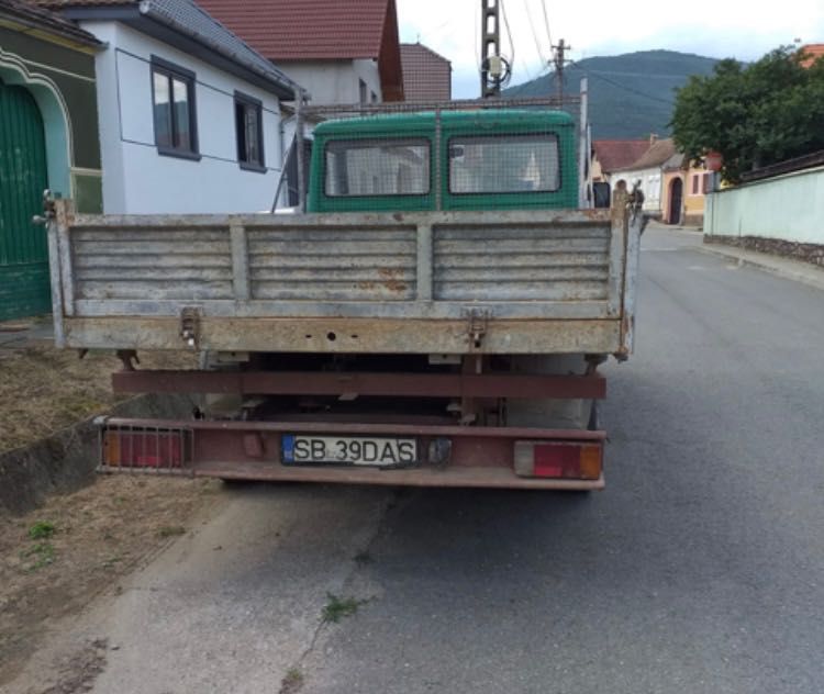 Camioneta Iveco basculantă