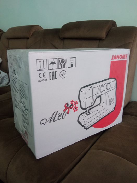Продается  швейная машинка JANOME м20.