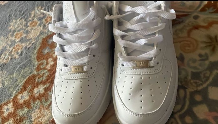 Кросовки форс белые