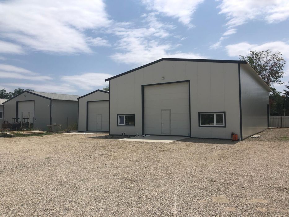 Vand hale metalice , scări ,Confecti metalice