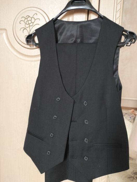 Продам Костюм новый