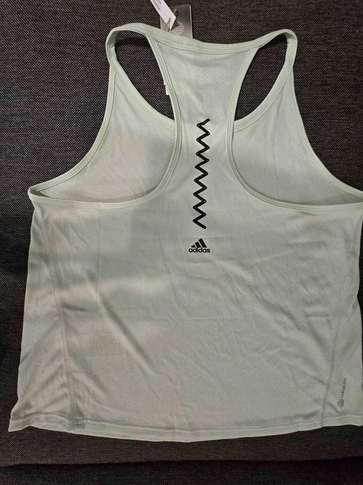 Дамски спортен потник adidas, размер S, нов