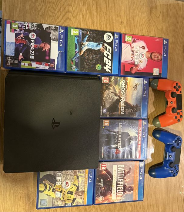 PS4 с 2 джойстика и 7 игри
