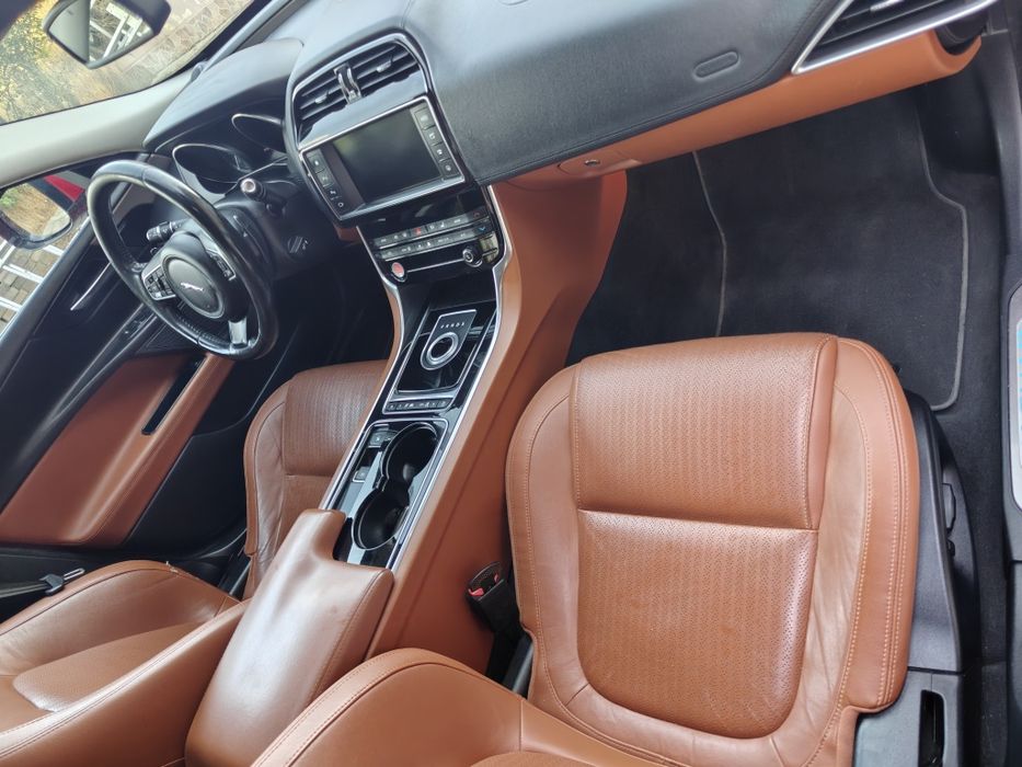 Jaguar XE 2016 Portfolio 2.0 2WD 180 HP