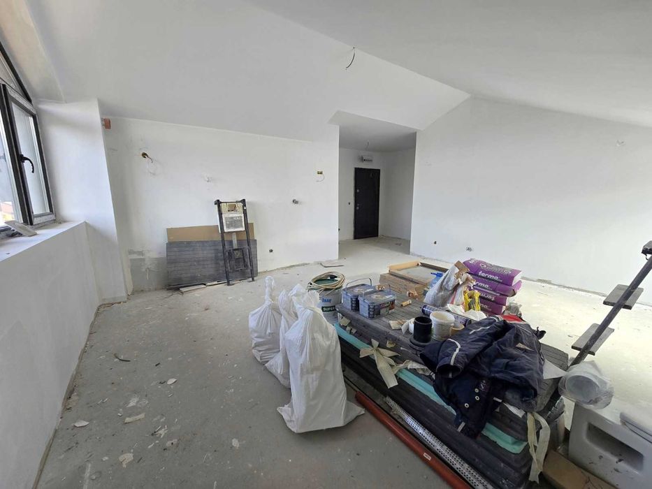 Просторно студио в жилищна сграда с ниска такса поддръжка, Банско