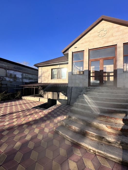 Продается дом в центре города