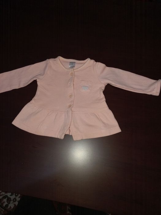 Продаю одежду на девочку новое