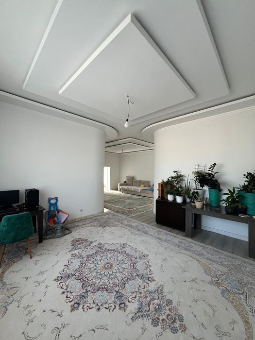 Дом за музеем!!!