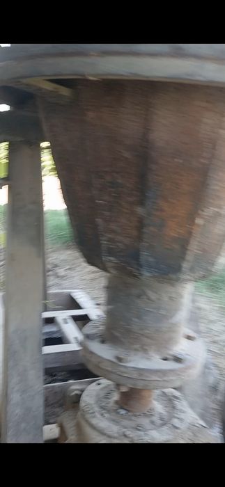 Zig'ir yog' chiqaradigan juvoz. Ishlab turibdi, hamma narsasi bor
