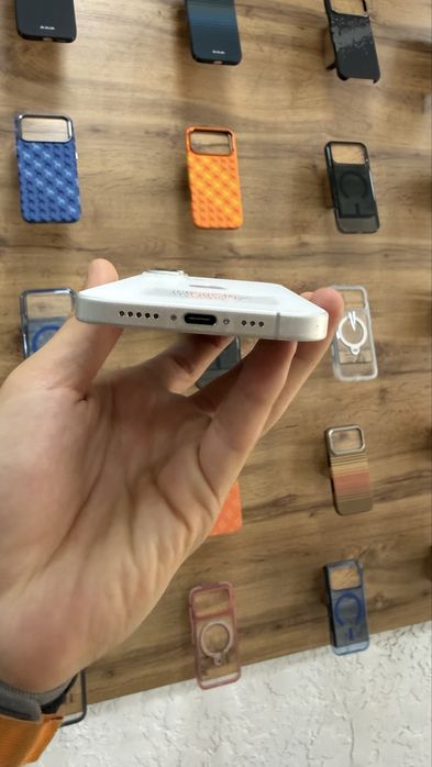 iPhone 16