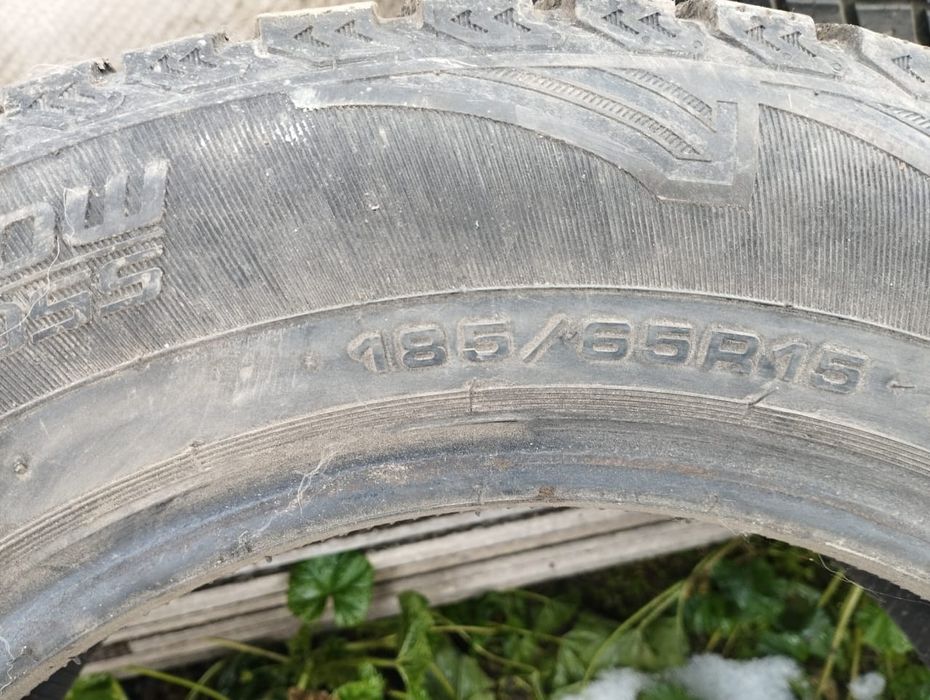 Продам Зимнюю резину шины