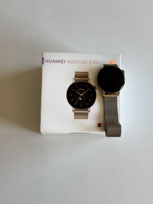 Продавам запазен дамски часовник HUAWEI WATCH GT 3 42mm