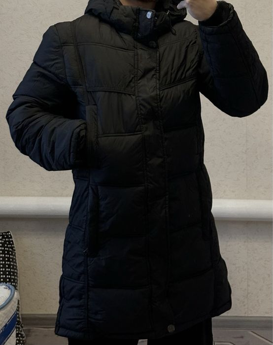 В продаже мужские куртки