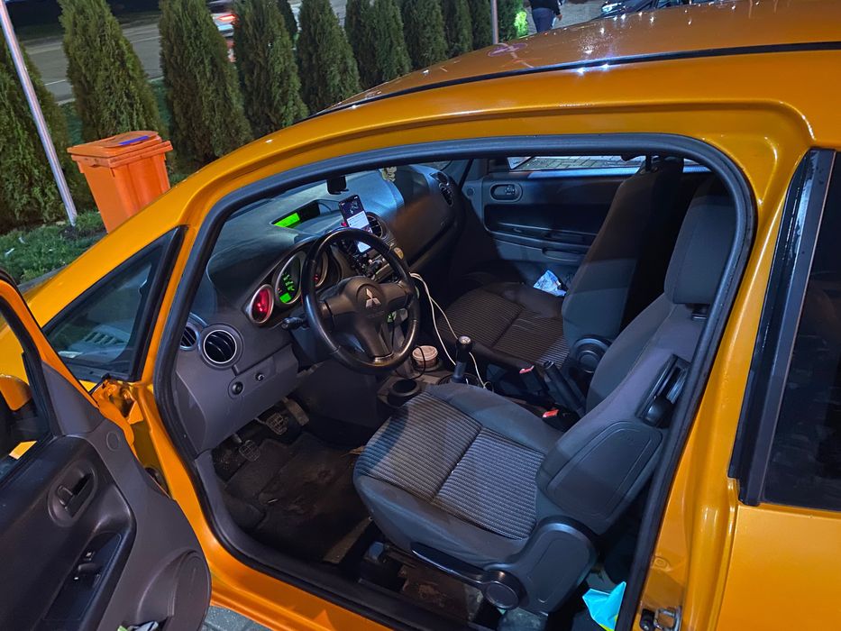 Mitsubishi Colt 1.3 Benzină