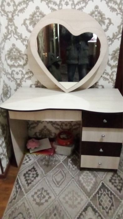 Туалетные столики 2 шт