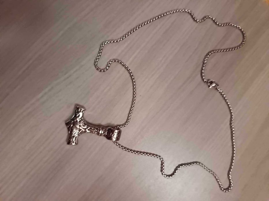 Медальон Чукът на Тор енергиен амулет и талисман