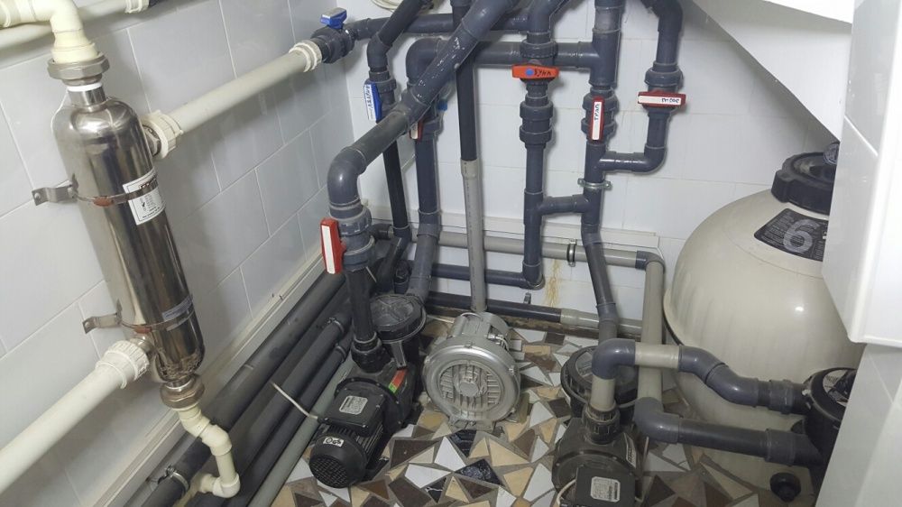 Установка фильтрационного оборудования для бассейна и фонтана .