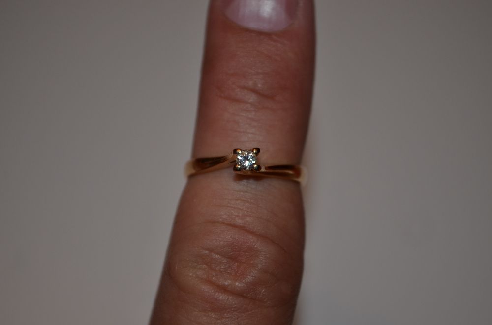 INEL AUR 18K + 1 Diamant = 0.12ct. - De Logodna - 3.3g.-  Solitaire !