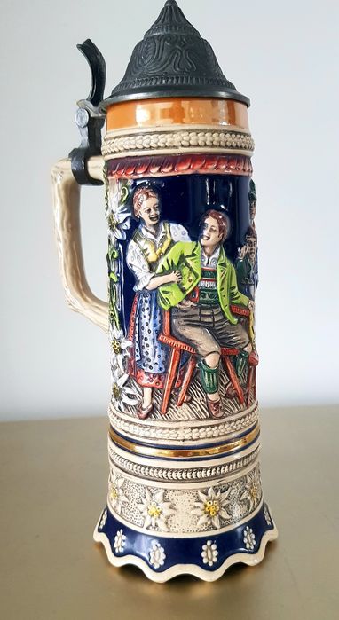 Halbe/carafe vechi din ceramică  glazurata și metal