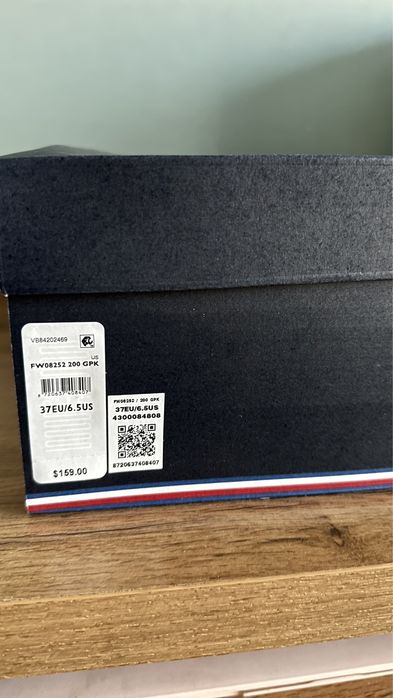 Обувь от Tommy hilfiger