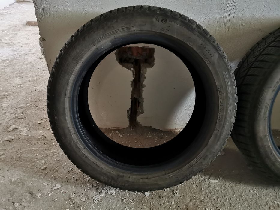 Anvelope iarna 225 50 R18